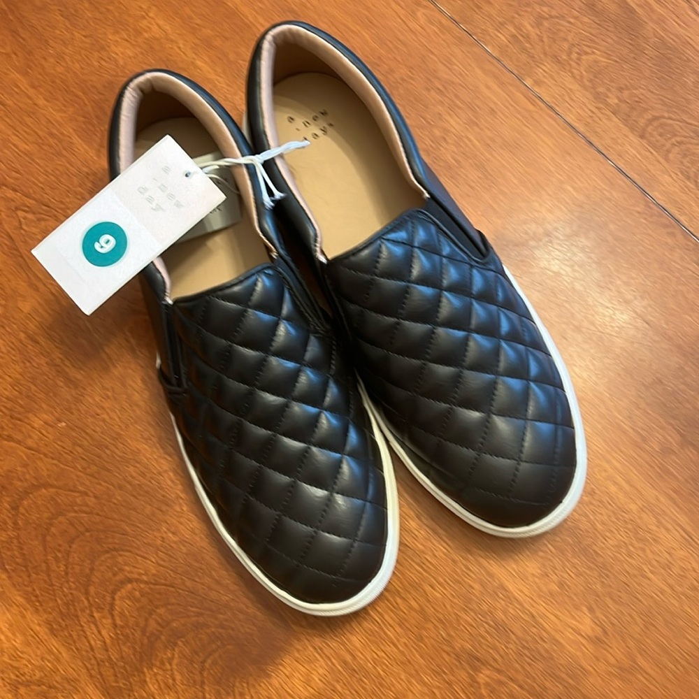 Size 9 Reese Sneakers